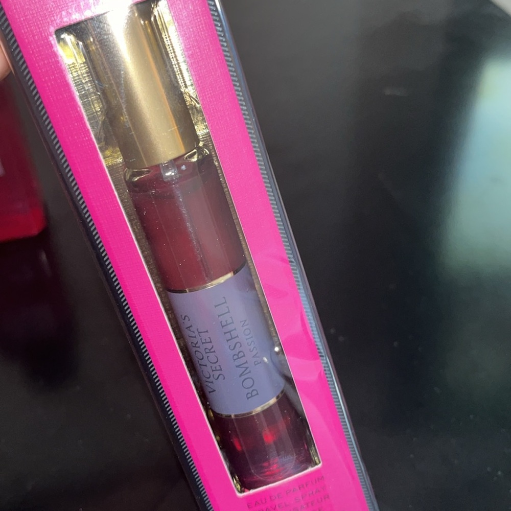 Victoria’s Secret Bombshell Passion Mini Mist & Travel Spray Eau de Parfum - Picture 5 of 9